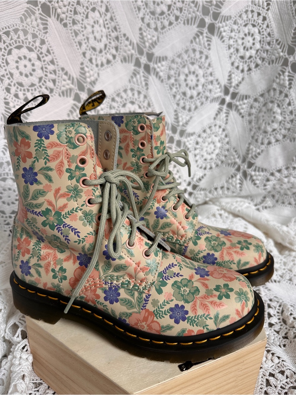 Dr. Martens 1460 Pascal Floral Reclaimed Leather Boots Cloud Cream Multi Sz7